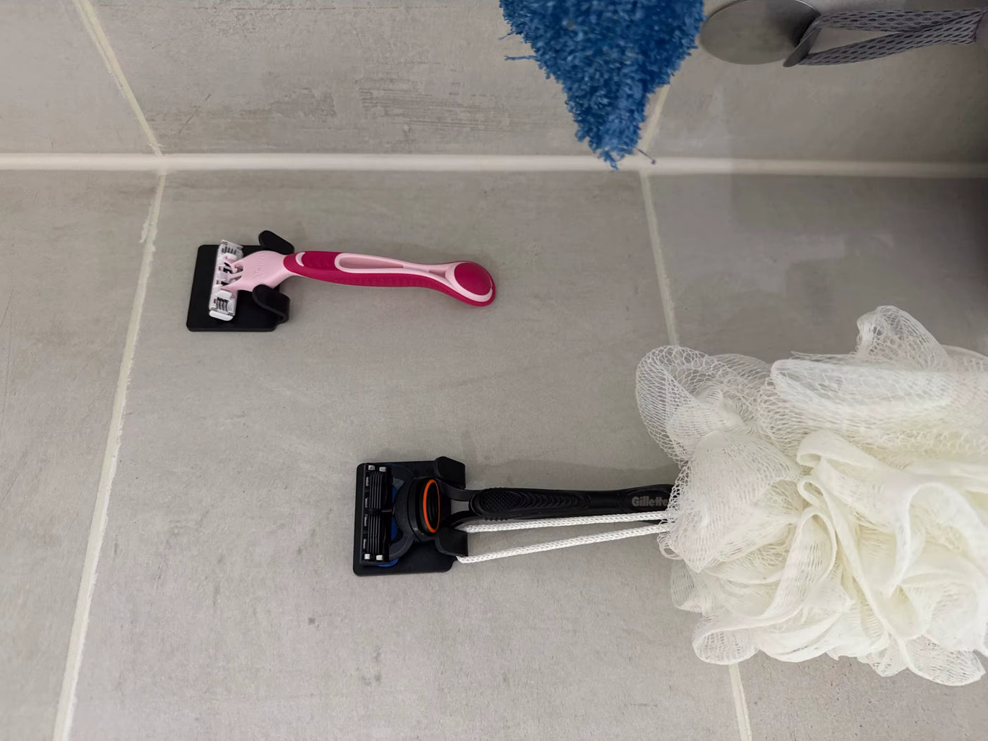 Slipp slöa rakhyvlar och röda prickar – håll hyveln torr i duschen